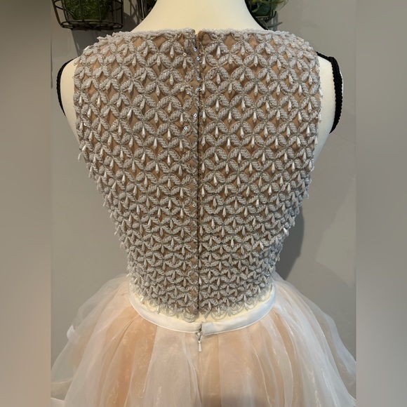 NWOT! Beaded 2-Piece Tulle ball gown wedding dress! - Picture 8 of 16